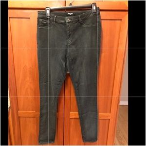 Faded Black Jegging Pant